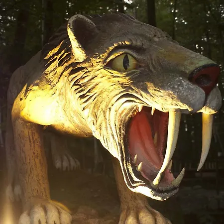 Baumhotel Styrassic Park Hotel 3*
