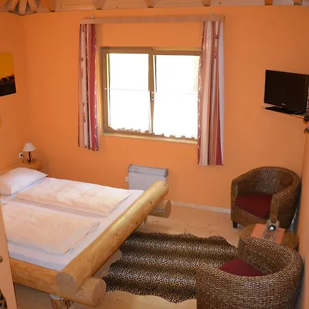Baumhotel Styrassic Park Bernreith (Styria)