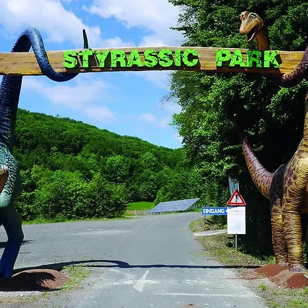 Baumhotel Styrassic Park Bernreith (Styria)